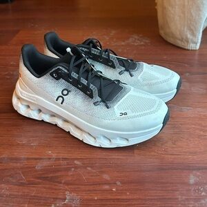 On Running Cloudtilt Sneakers - Women’s 10.5 Black and ivory